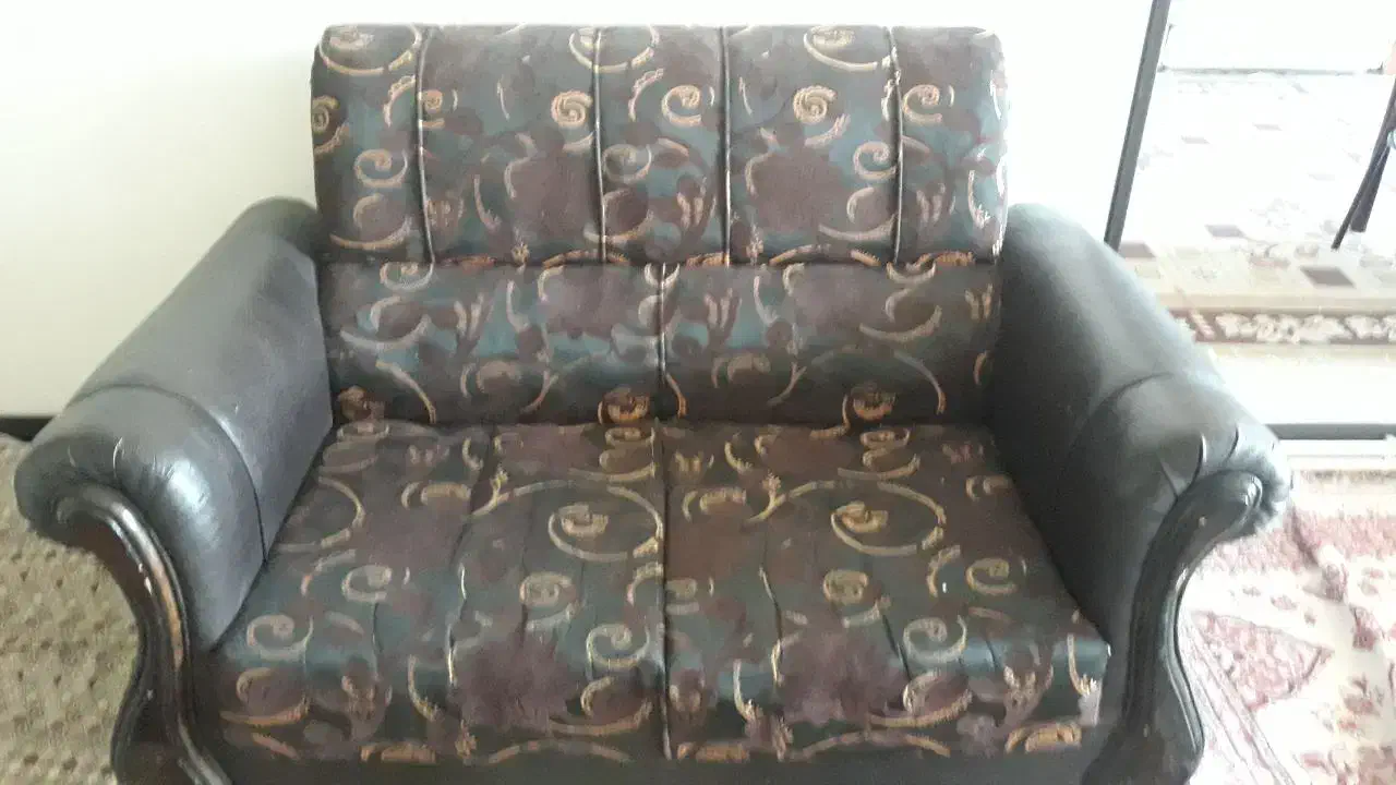 مبل چرمی + عسلی|مبلمان خانگی و میز عسلی|همدان, |دیوار