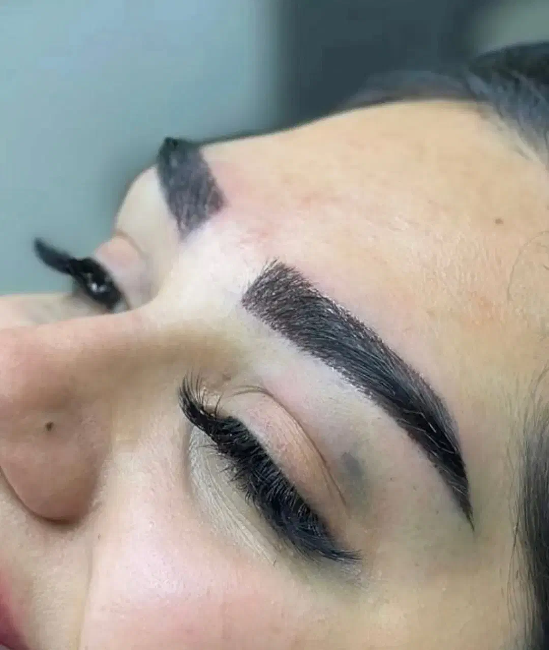 کاشت ابرو|خدمات آرایشگری و زیبایی|شیراز, زرهی|دیوار