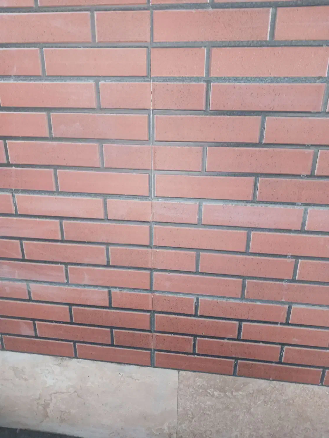 اجرا کاشی وسرامیک بصورت چسبی و ملاتی|خدمات پیشه و مهارت|جیرفت, |دیوار