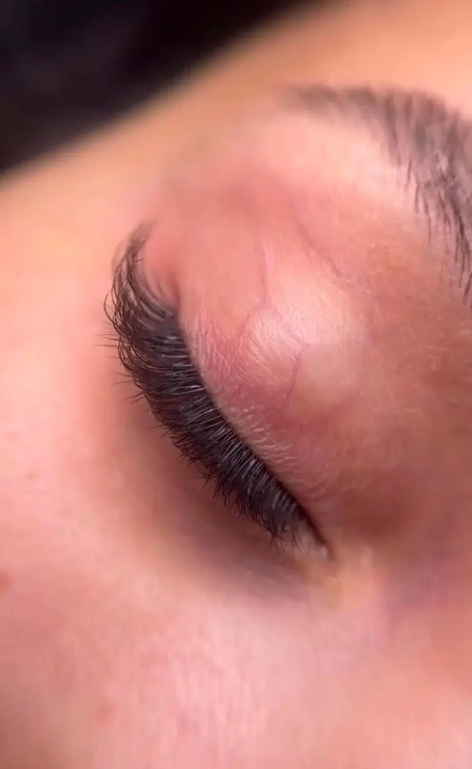 اکستنشن مژه در سالن تخصصی vipمژه|خدمات آرایشگری و زیبایی|ساری, |دیوار