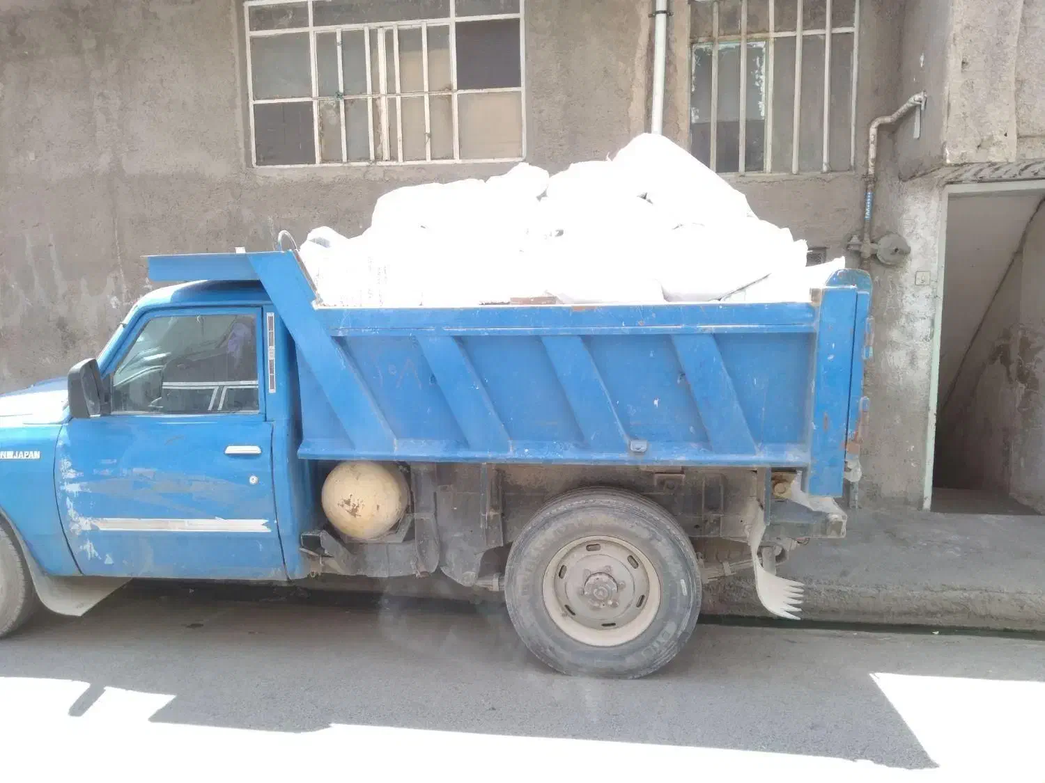 حمل نخاله وتامین مصالح گچ سیمان ماسه پوکه،..|خدمات حمل و نقل|قم, نیروگاه|دیوار