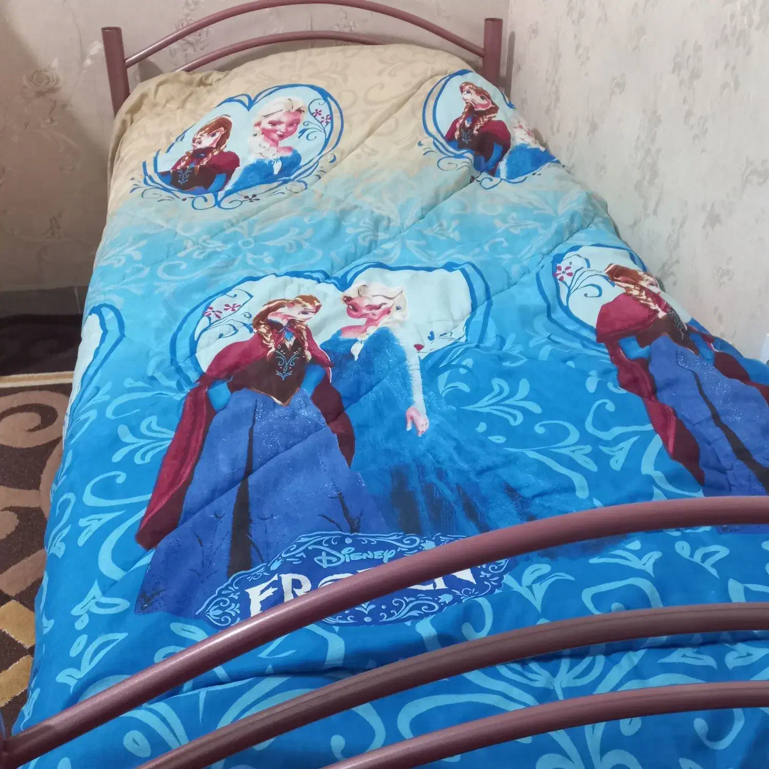 تخت فلزی دست ساز ، رنگ کوره ای|تخت و سرویس خواب|ایلام, |دیوار