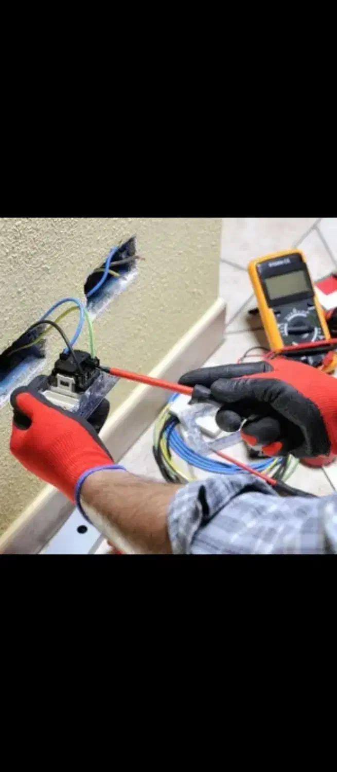 برق کشی ساختمان و عیب یابی|خدمات پیشه و مهارت|میبد, |دیوار