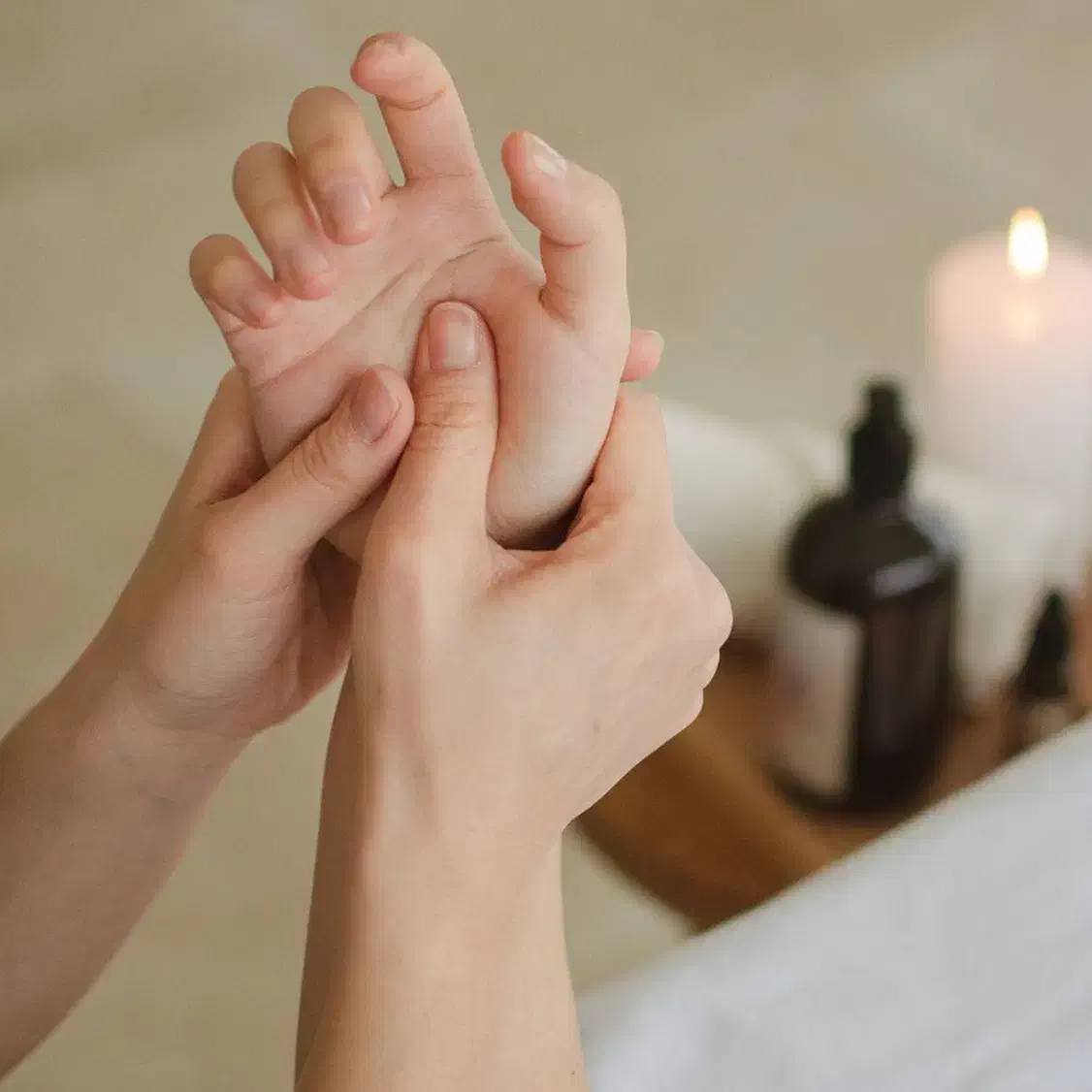 ماساژ ریلکسی و درمانی + بادکش گرم|خدمات آرایشگری و زیبایی|شیراز, حافظیه|دیوار