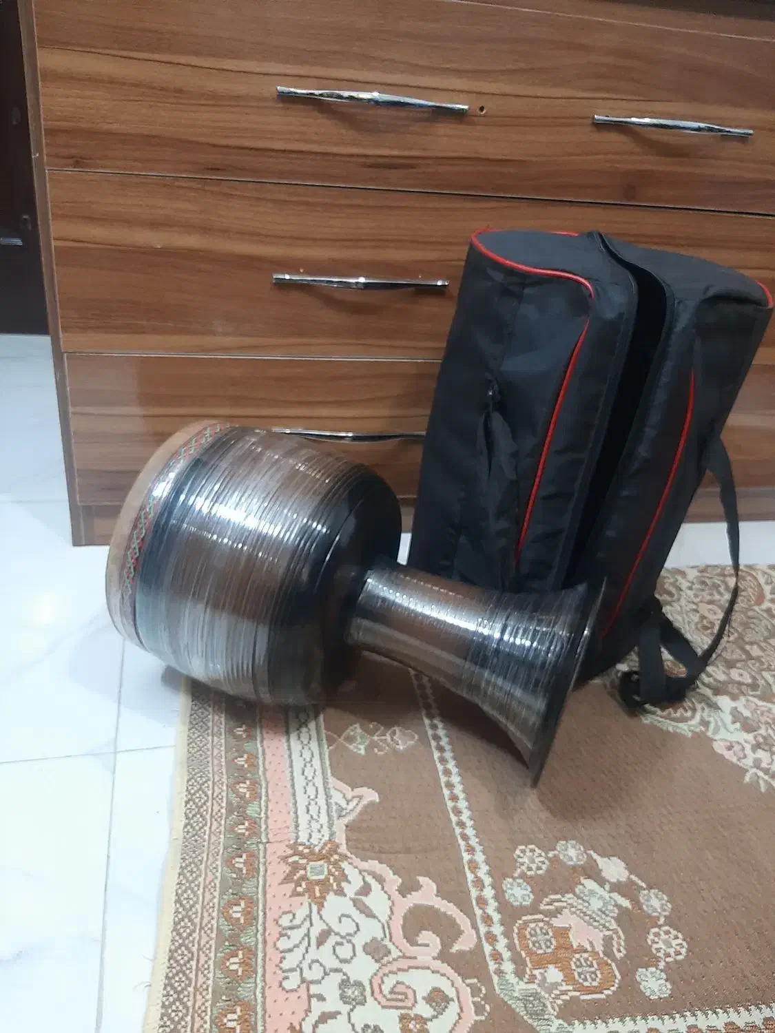 ضرب حلمی بسیار تمیز|درام و پرکاشن|لنجان, |دیوار