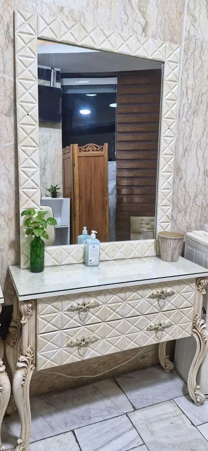 میزکانتر و آینه و کنسول و صندلی آرایشگاهی|آرایشگاه و سالنهای زیبایی|تهران, شارق|دیوار