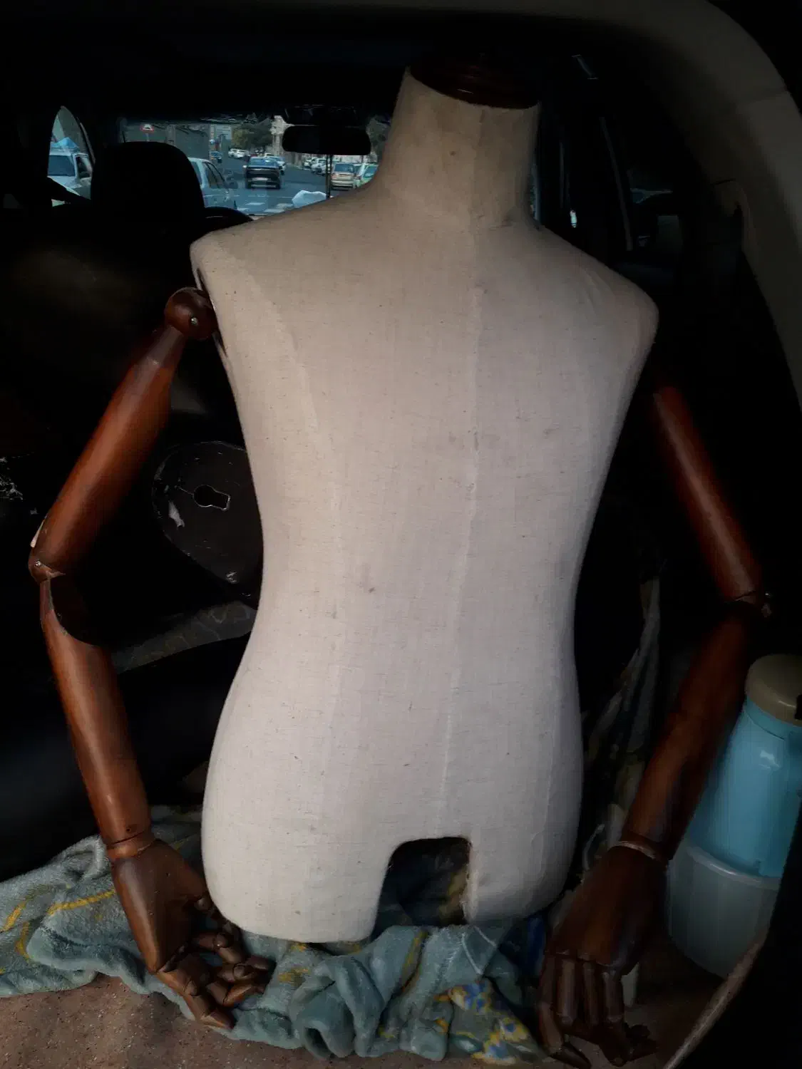 دو عدد نیم تنه   ویک جفت پا عدد دست دو توافقیم|فروشگاه و مغازه|تهران, شهرک صدرا|دیوار