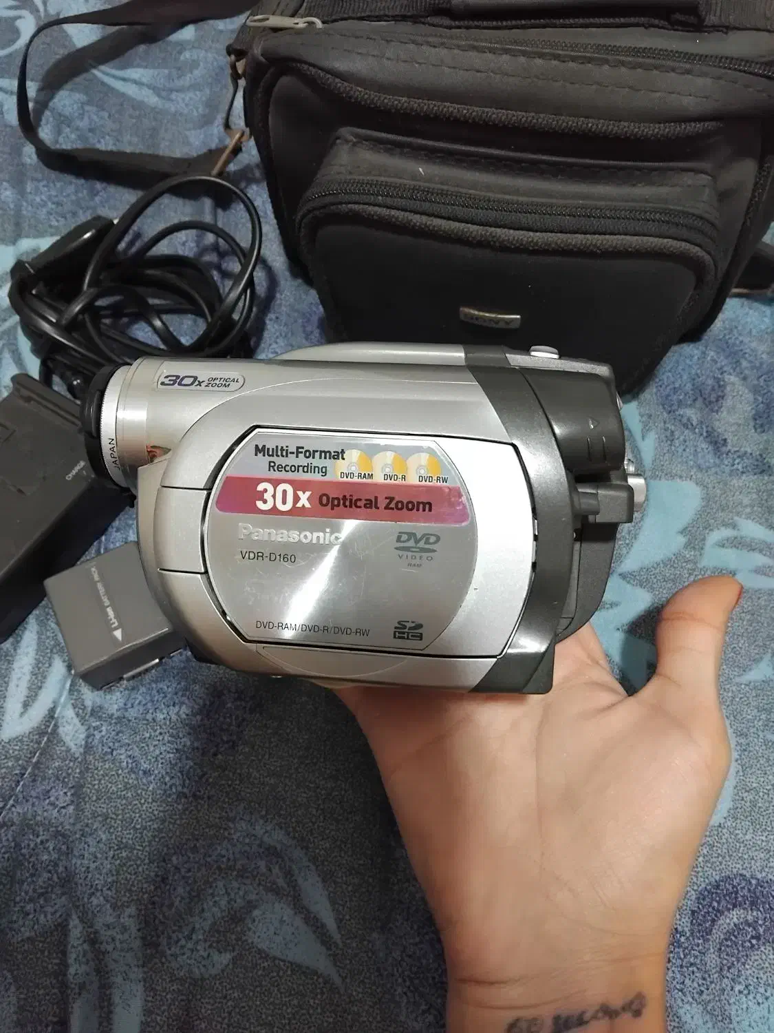 دوربین فیلمبرداری و عکاسی پاناسونیک|دوربین عکاسی و فیلم‌برداری|مشهد, سجاد شهر|دیوار