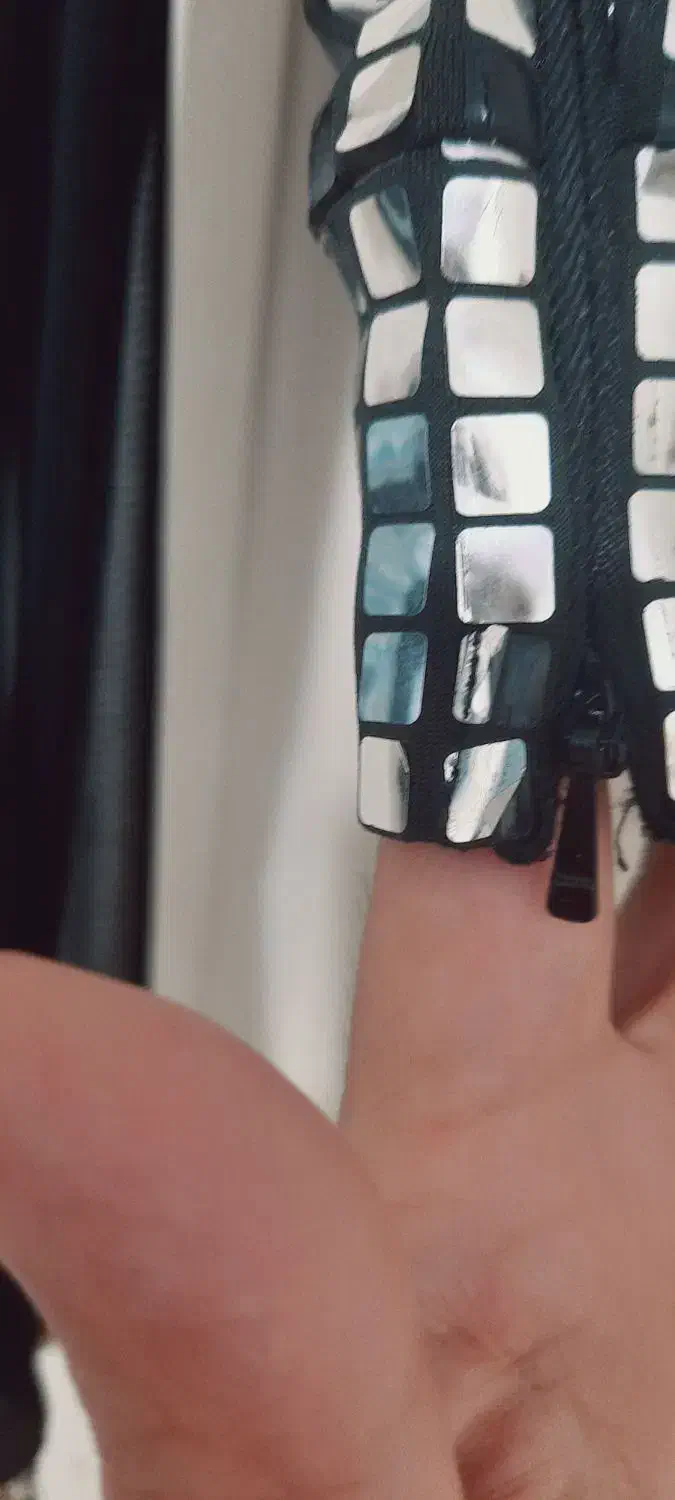 لباس مجلسی|لباس|اندیشه, اندیشه فاز ۱|دیوار