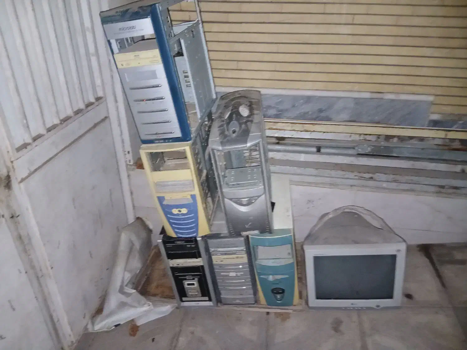 تعداد ۶عددکیس مانیتور|قطعات و لوازم جانبی رایانه|تبریز, |دیوار