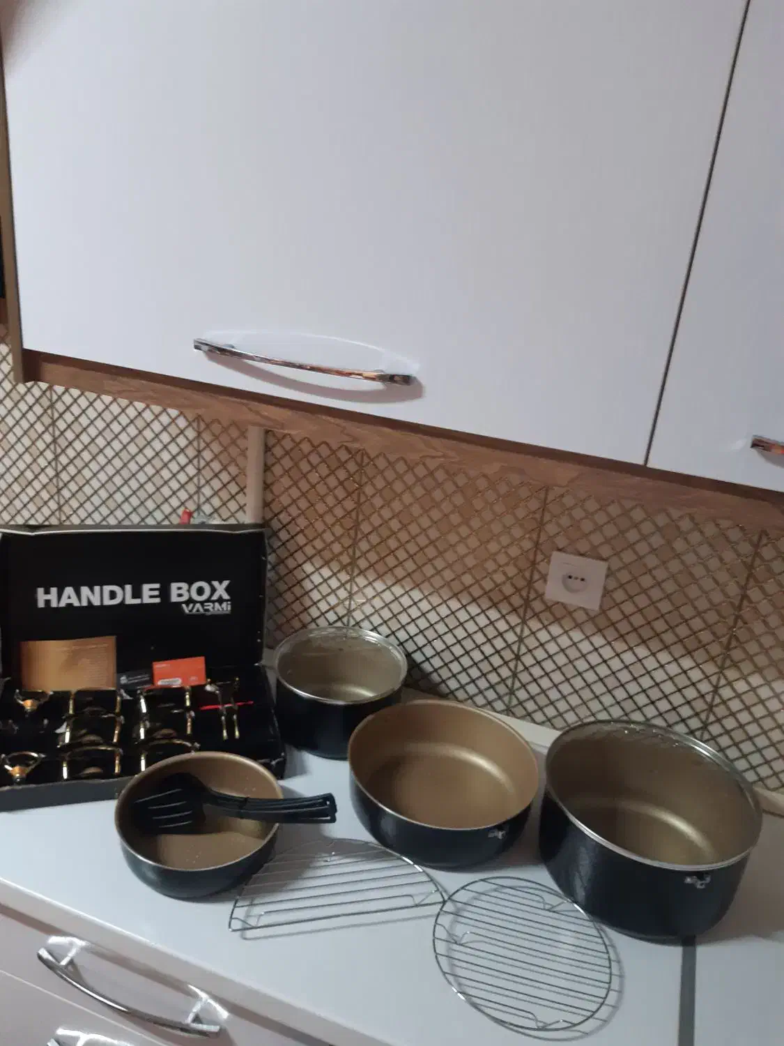 سرویس قابلمه|ظروف پخت‌وپز|شیروان (خراسان), |دیوار