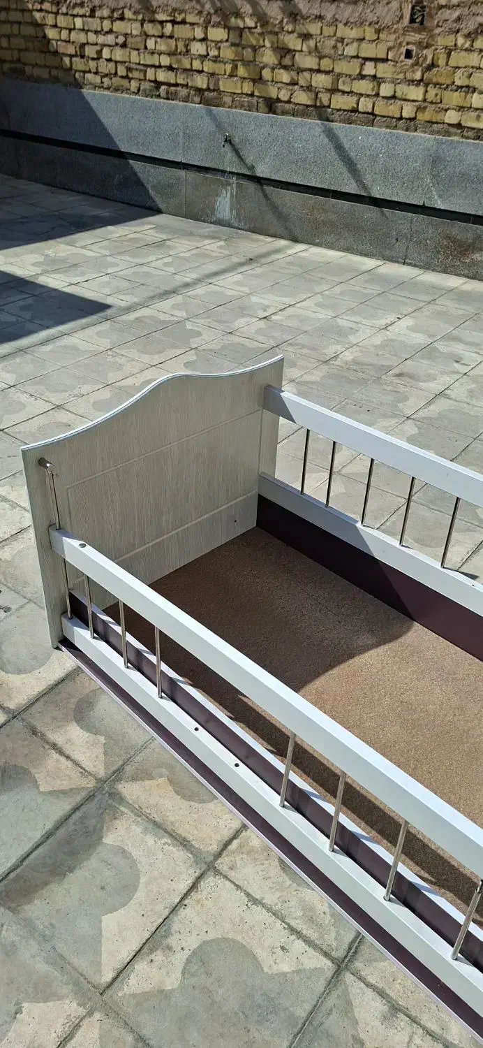 تخت خواب بچه گانه تمیز و سالم|تخت و سرویس خواب|شیراز, شریفآباد|دیوار