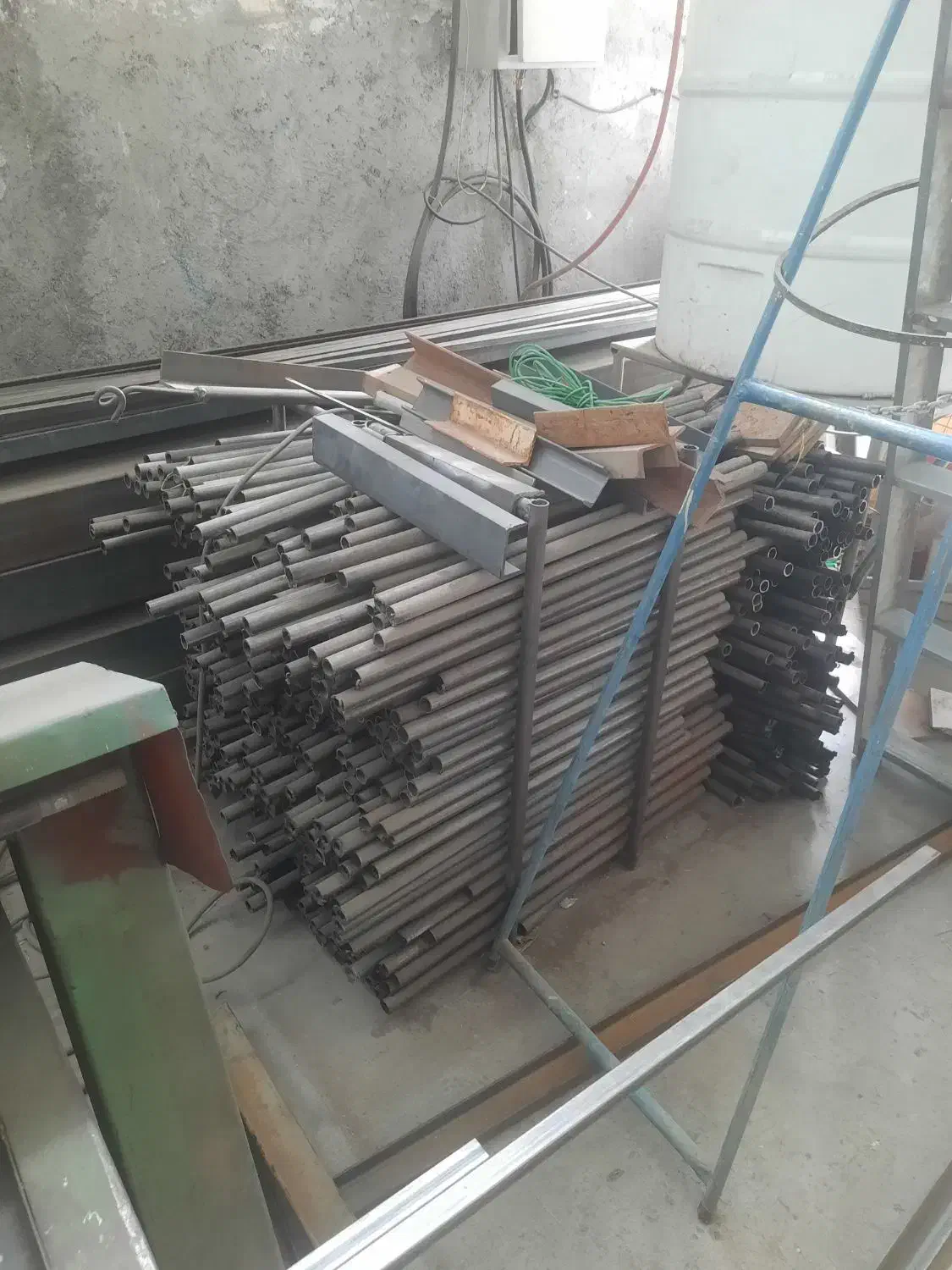 لوله پروفیل قوطی سایز ۲۵ تیکه ۱ متری دست دوم|مصالح و تجهیزات ساختمان|نجف‌آباد, جوزدان|دیوار