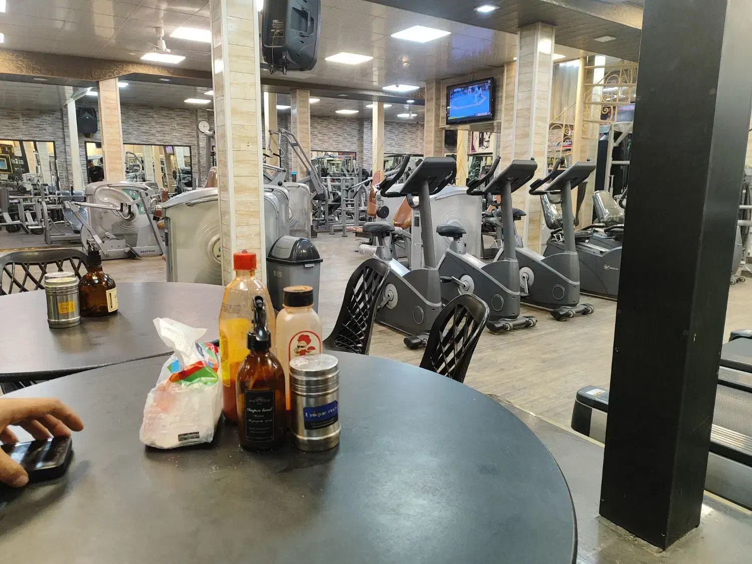 کارگر ساده جهت کار در بوفه باشگاه|استخدام خدمات فروشگاه و رستوران|تهران, شیخ هادی|دیوار