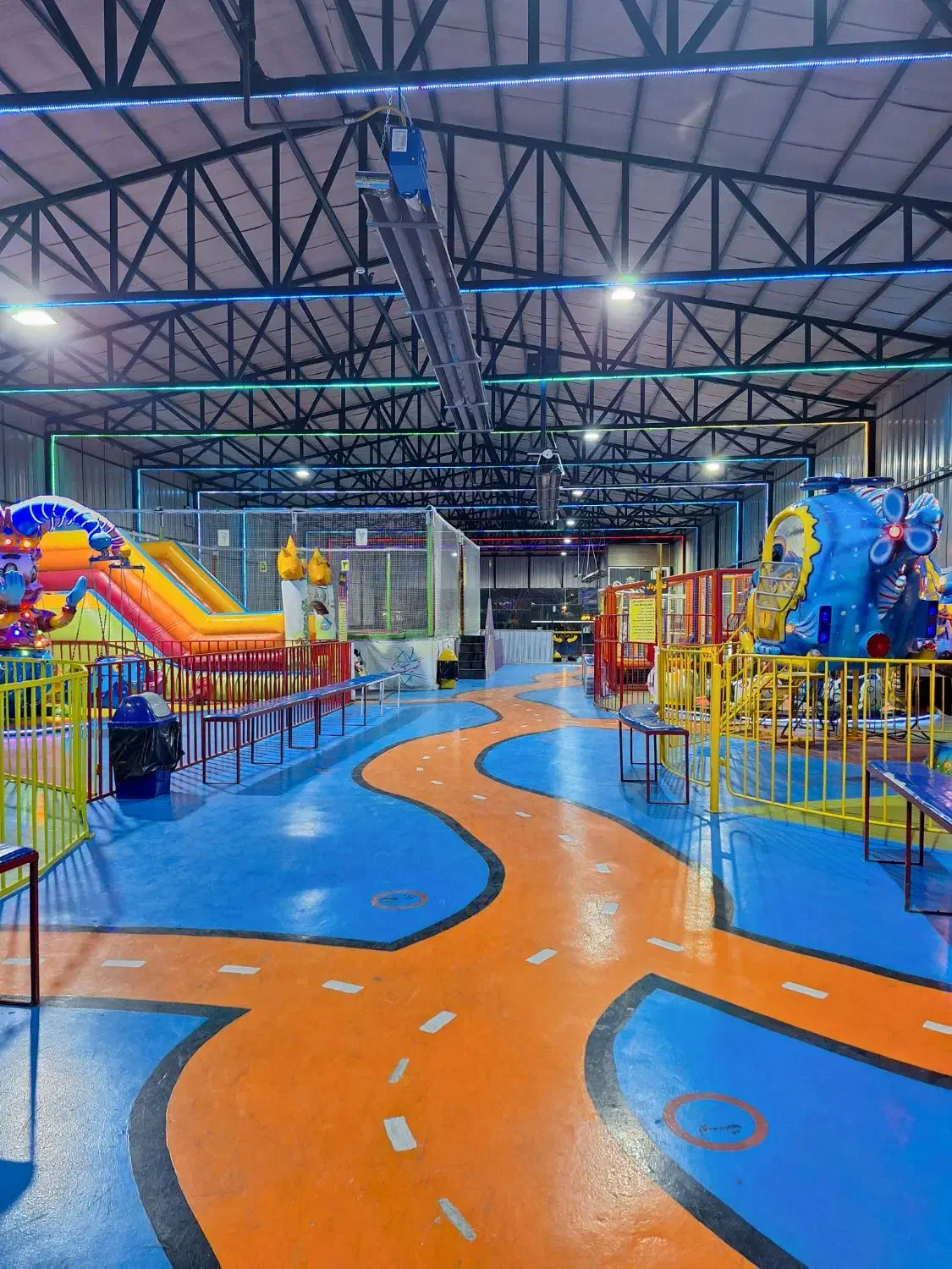 اپراتور شهربازی|استخدام خدمات فروشگاه و رستوران|ارومیه, |دیوار