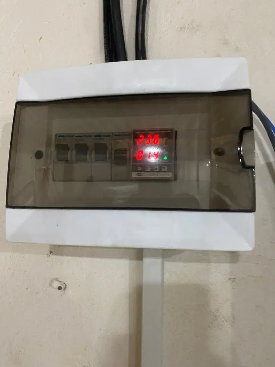 برقکار برق کشی ساختمان مغازه تضمینی|خدمات پیشه و مهارت|درگهان, |دیوار