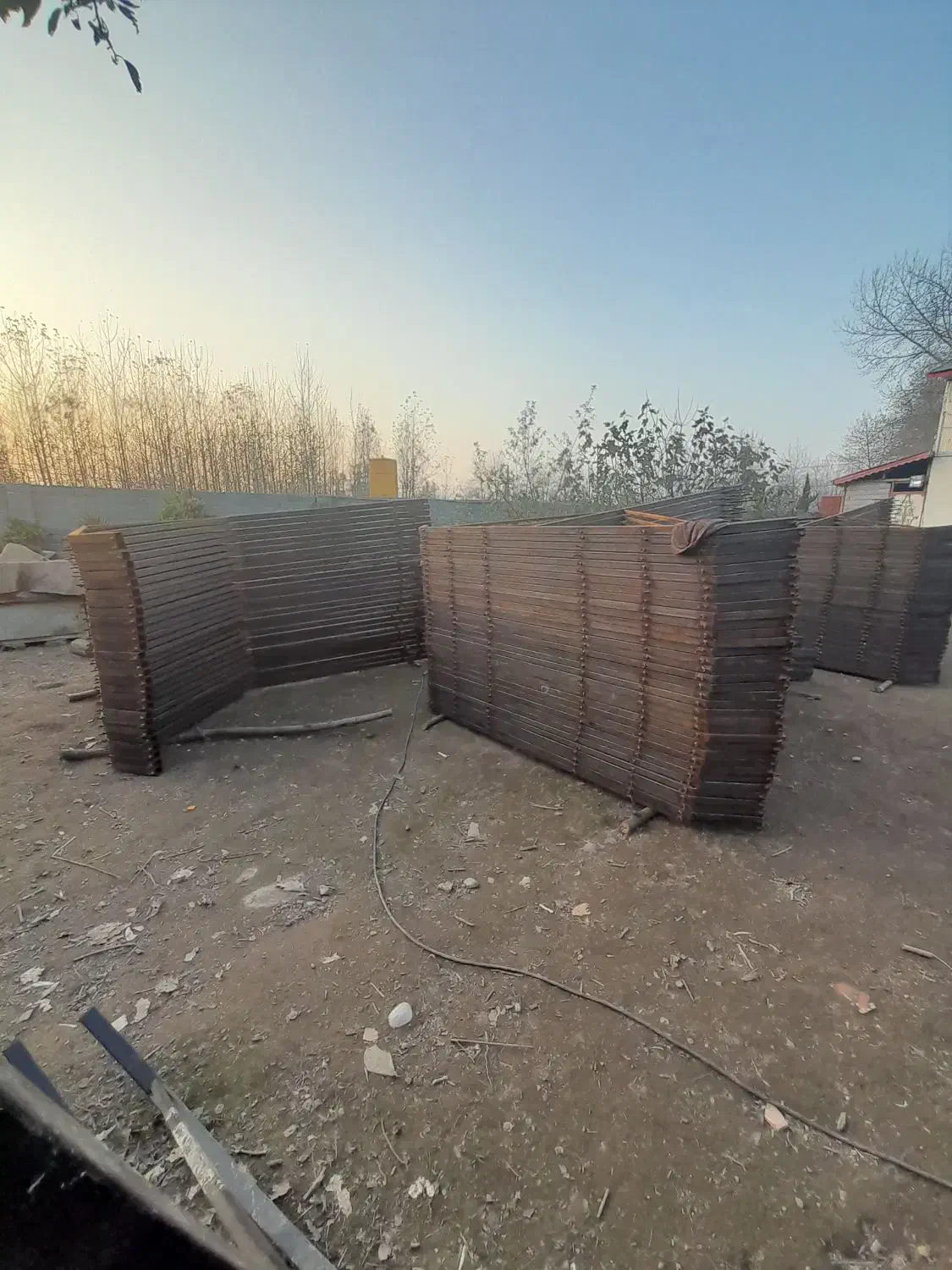 ساخت پایه کیوی استاندارد|خدمات باغبانی و درختکاری|لاهیجان, قیام|دیوار