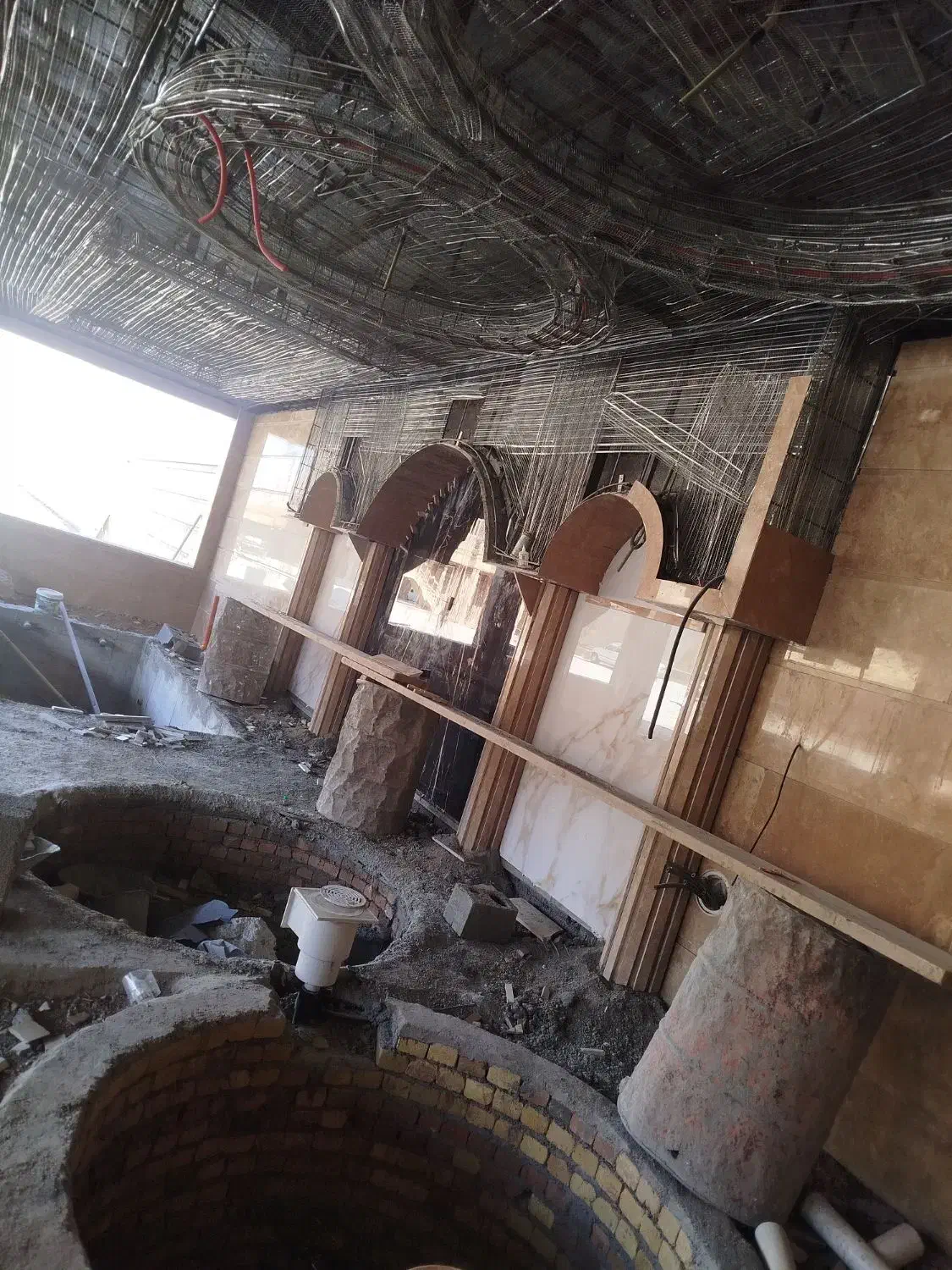 اجرای سنگ نمای رومی کیفیت تضمینی|خدمات پیشه و مهارت|کرمانشاه, |دیوار