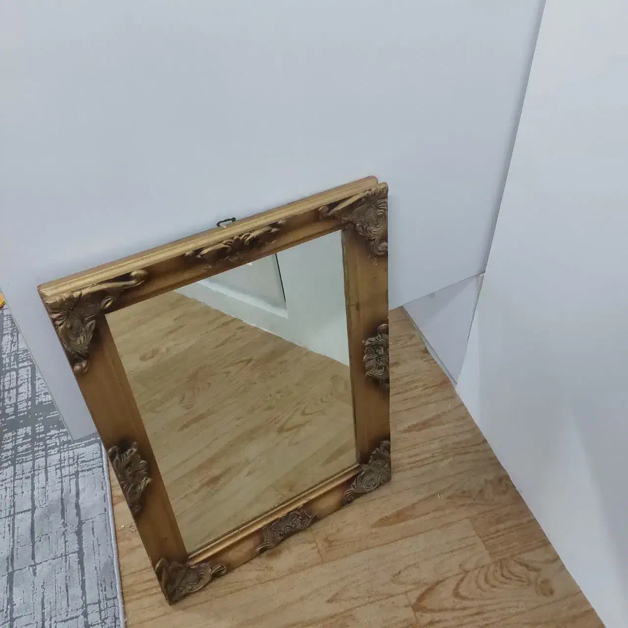 آینه|آینه|قم, انسجام|دیوار