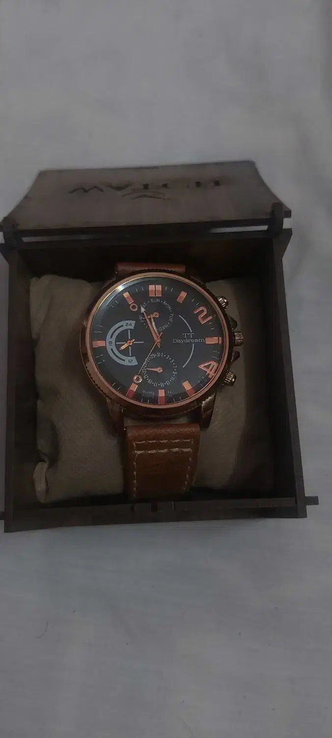 ساعت مردانه در حد نو قیمت ۸۰۰ تومان|ساعت|حبیب آباد, |دیوار