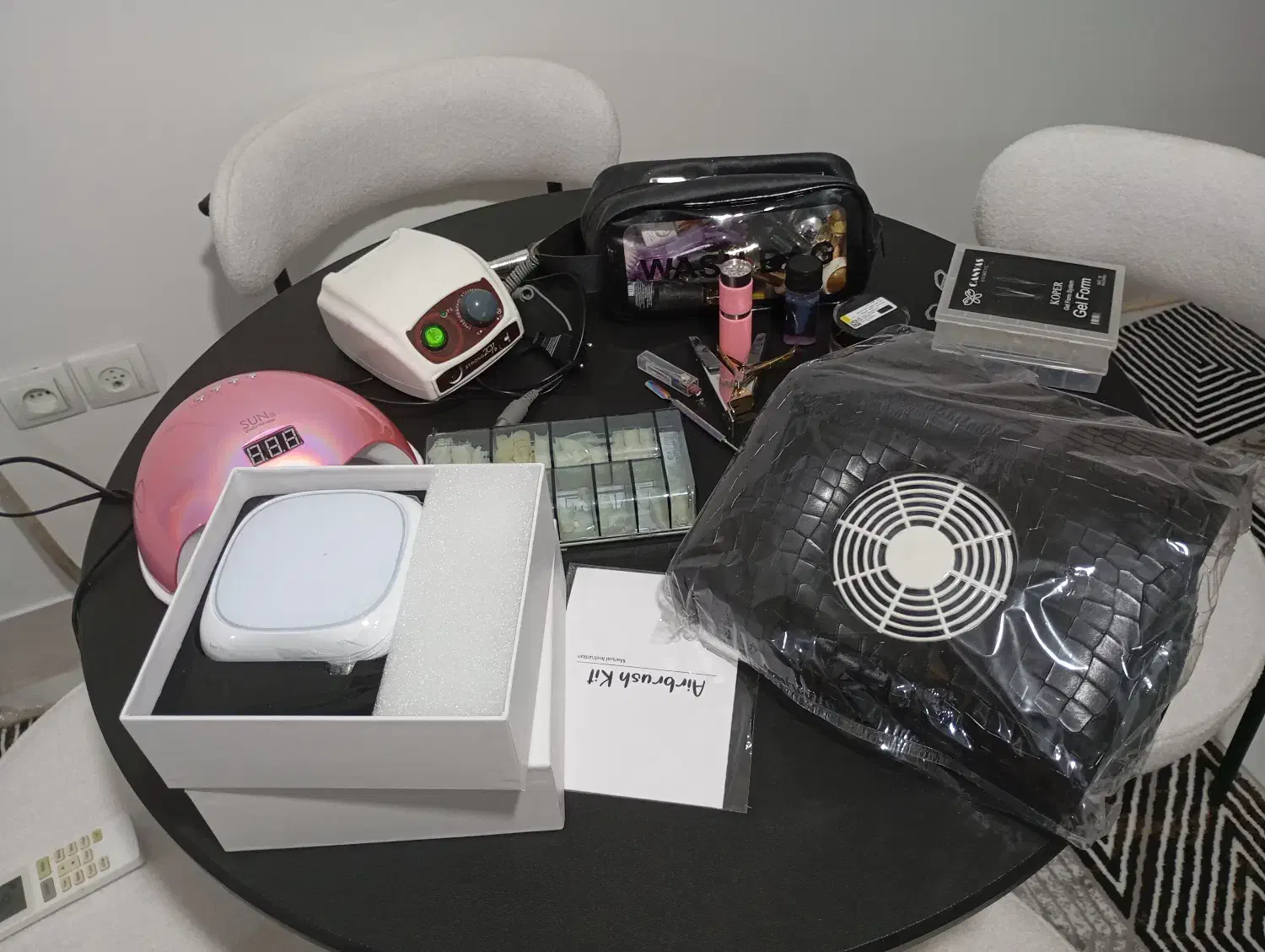 وسایل کاشت ناخن.|آرایشی، بهداشتی، درمانی|مرودشت, تامین اجتماعی‎|دیوار