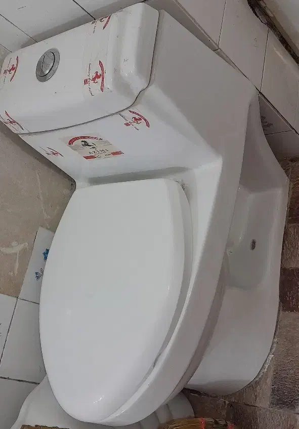 دستشویی فرنگی سایزمتوسط درحدنونو|لوازم سرویس بهداشتی|طرقبه, |دیوار