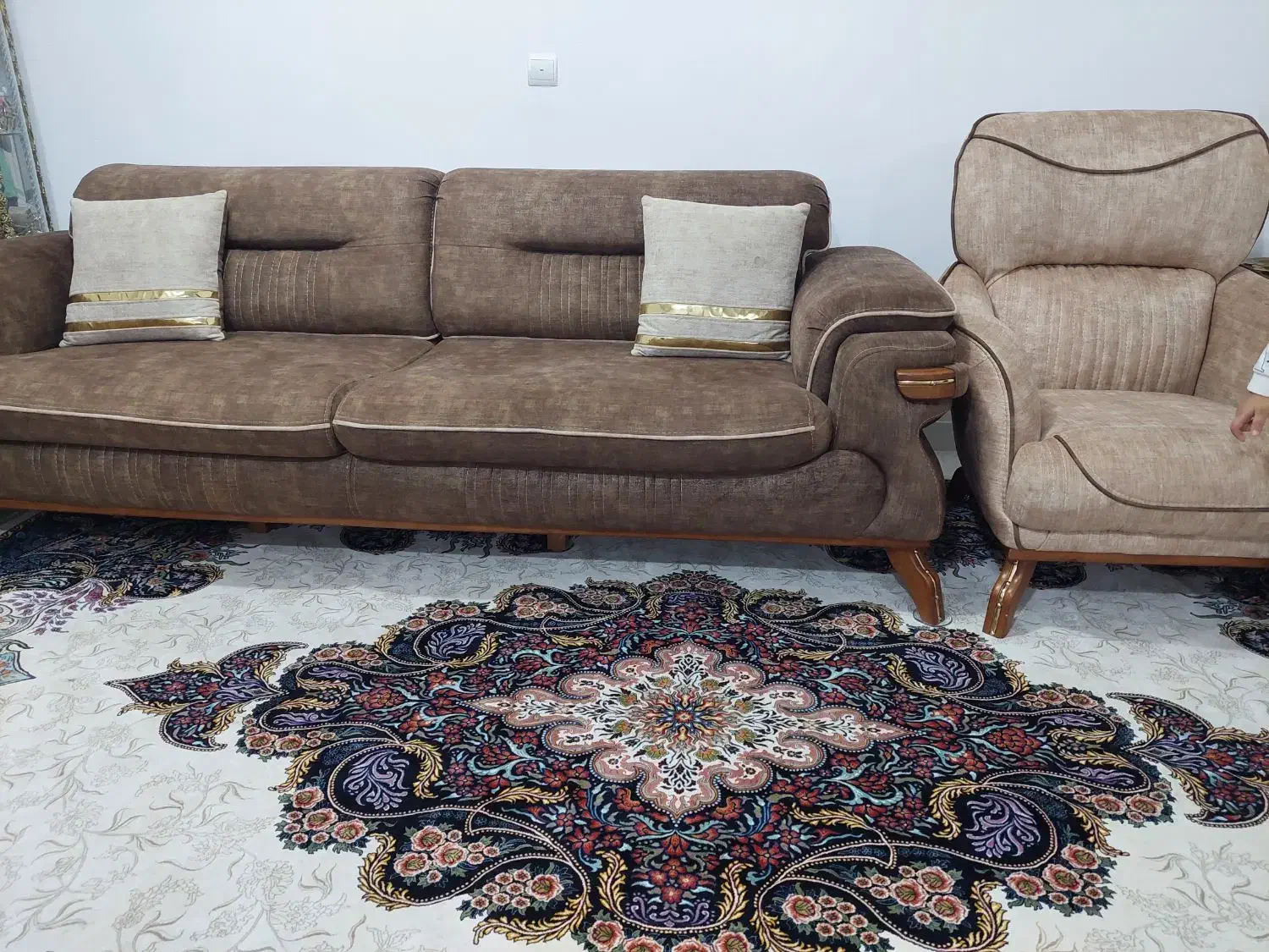 مبل|مبلمان خانگی و میز عسلی|بهار, |دیوار