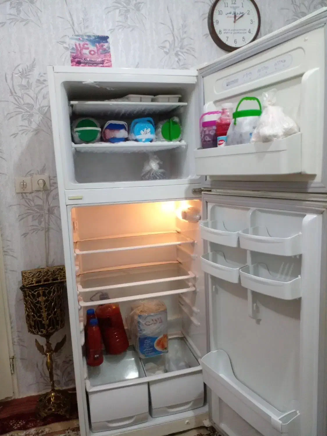 یخچال|یخچال و فریزر|اقبالیه, |دیوار