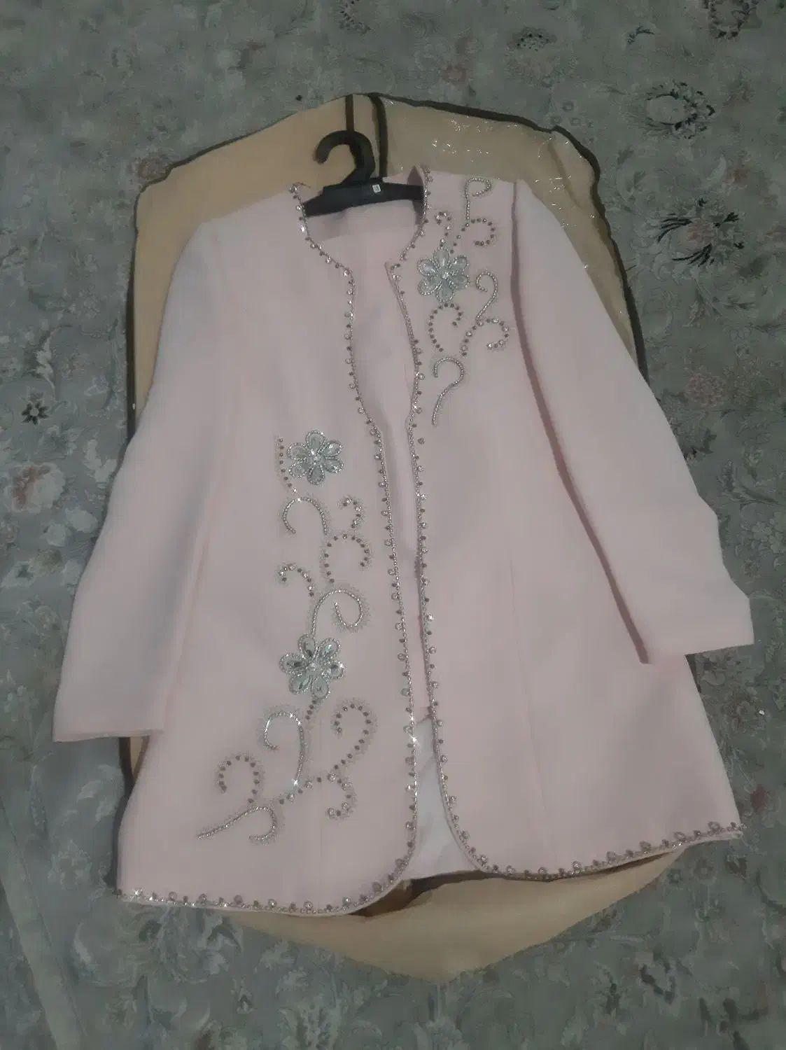 لباس مجلسی|لباس|فردیس, خیام غربی|دیوار