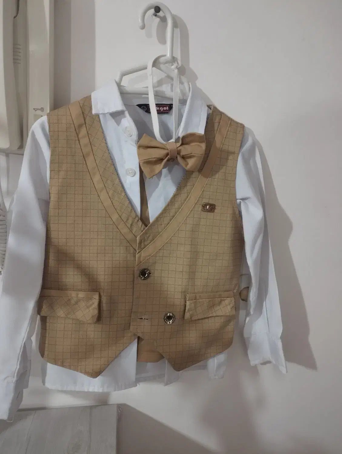 لباس|کفش و لباس بچه|نقده, |دیوار