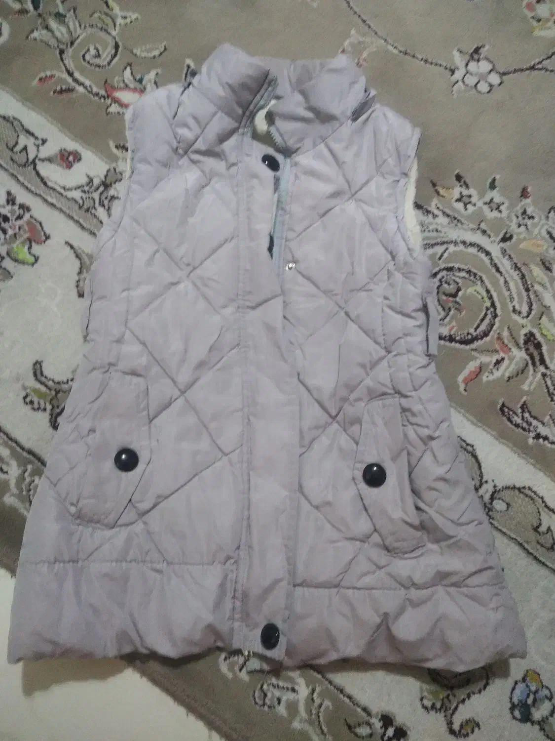 یک عدد کاپشن و وافر دخترانه|لباس|شیروان (خراسان), |دیوار