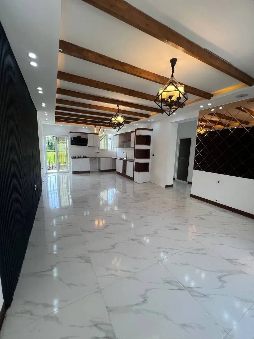 ویلا باغچه همکف روفدار(الماس واقعی)زیر قیمت منطقه|فروش خانه و ویلا|چمستان, |دیوار