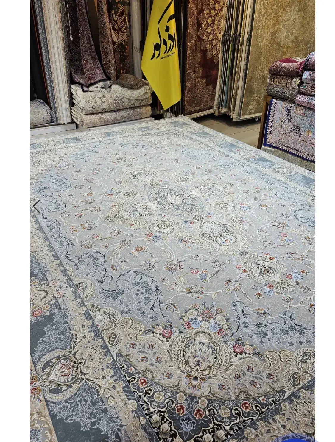 فرش ماشینی 1.5متری 1200شانه بزرگمهر،12801 نقره ای|فرش|بابلسر, |دیوار