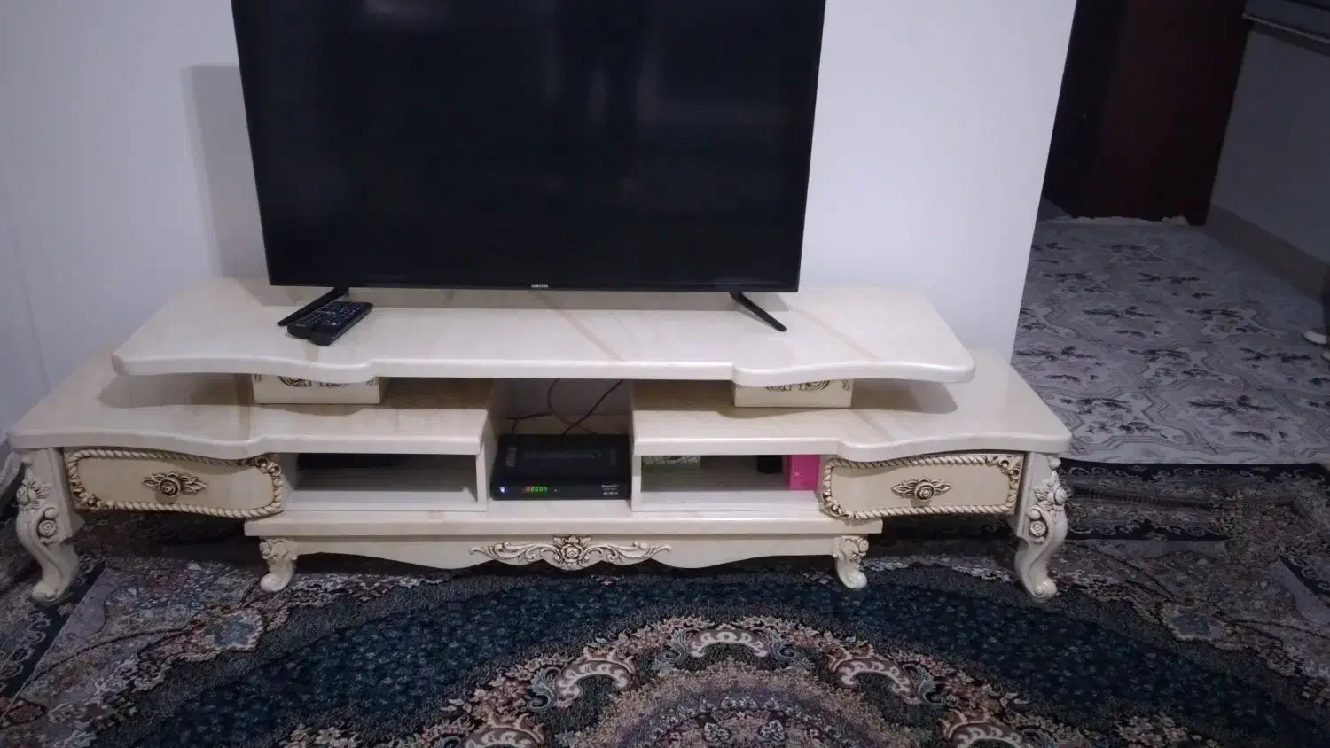 میز تلویزیون کلاسیک|میز تلویزیون|تهران, سبلان (لشگر)|دیوار