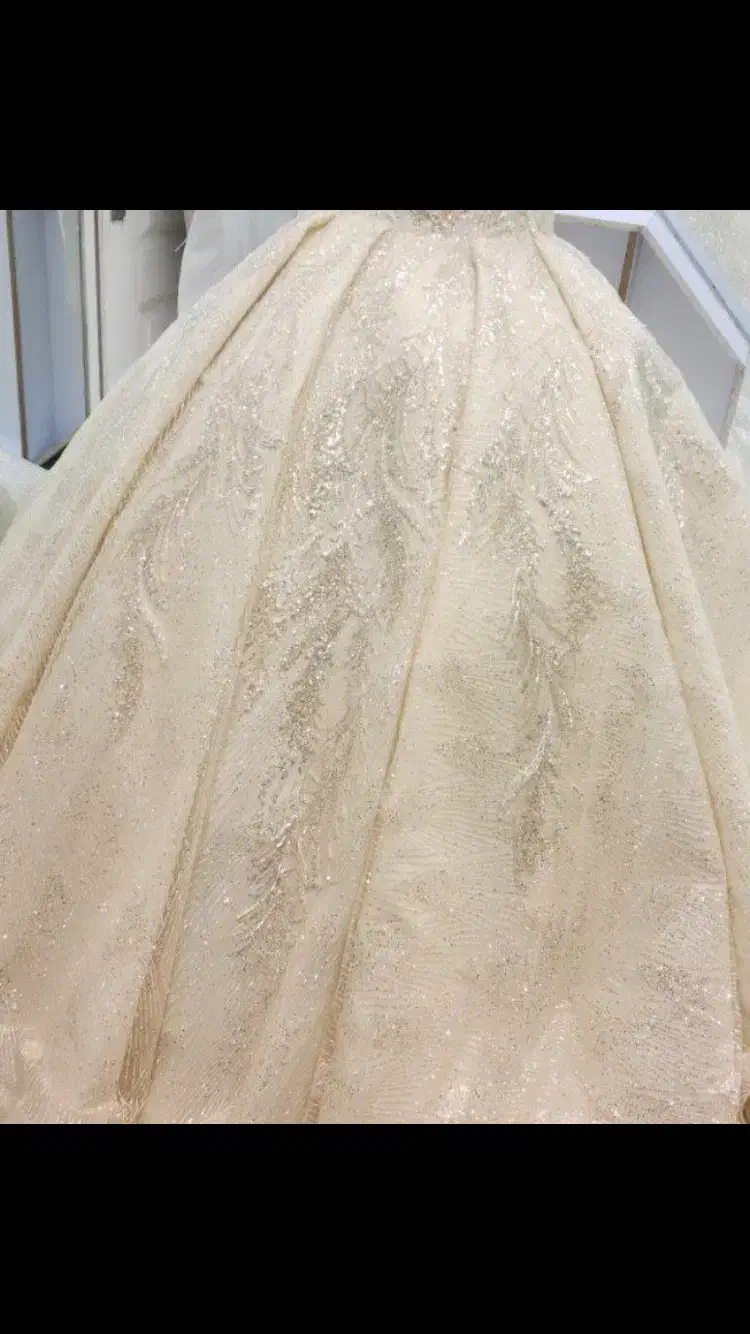 لباس عروس عربی مدل سیندرلایی دنباله‌دار|لباس|تهران, قلهک|دیوار