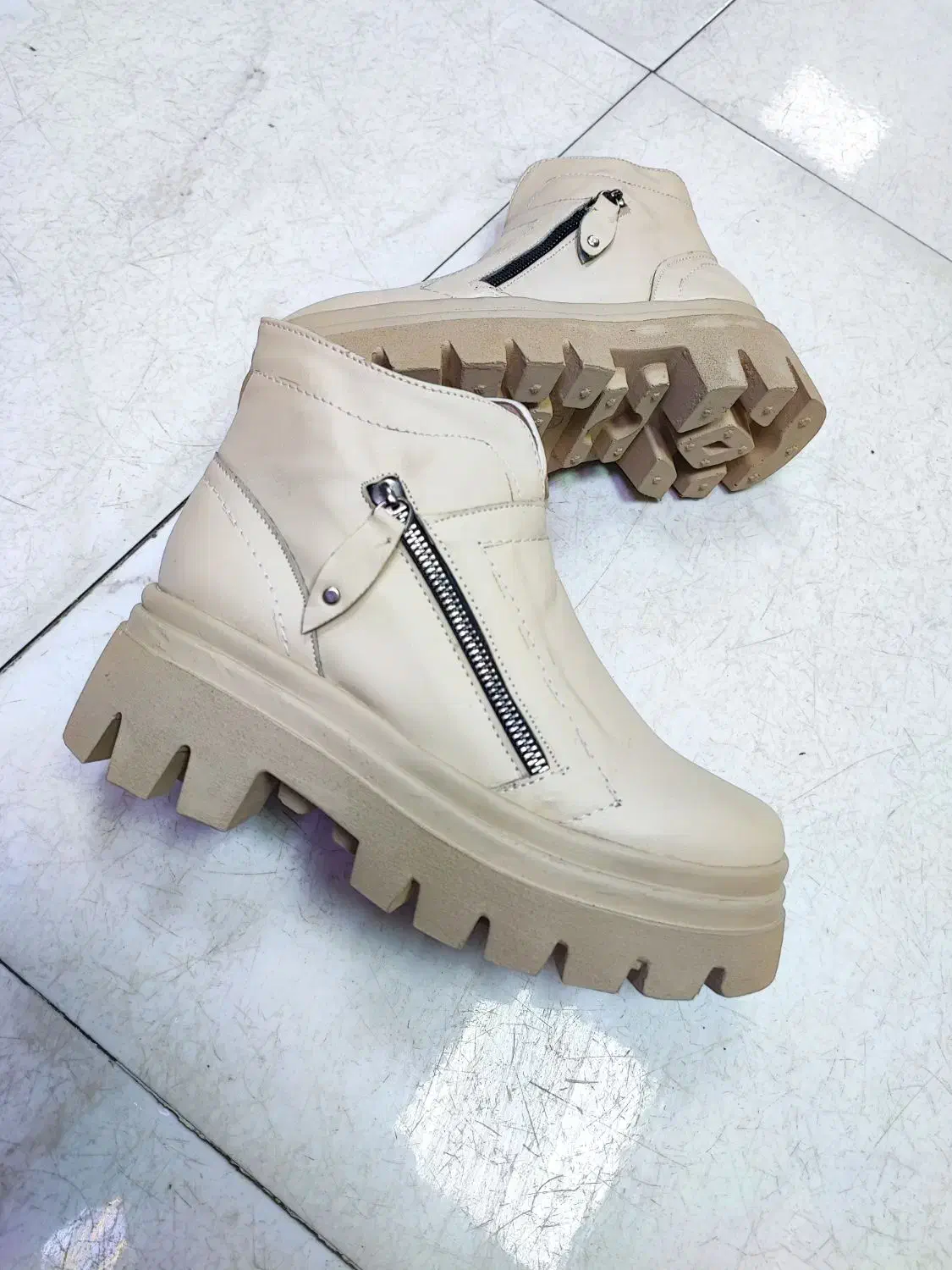 نیم بت|کیف، کفش، کمربند|سنندج, |دیوار