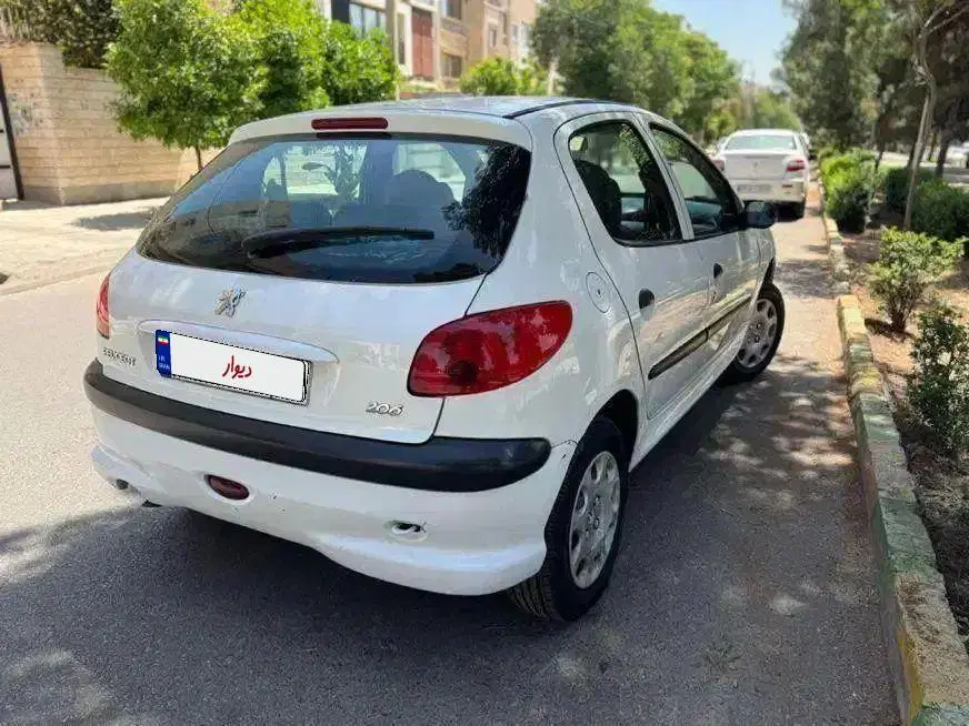 پژو۲۰۶ به صورت اقساط|خودرو سواری و وانت|شیراز, درکی|دیوار
