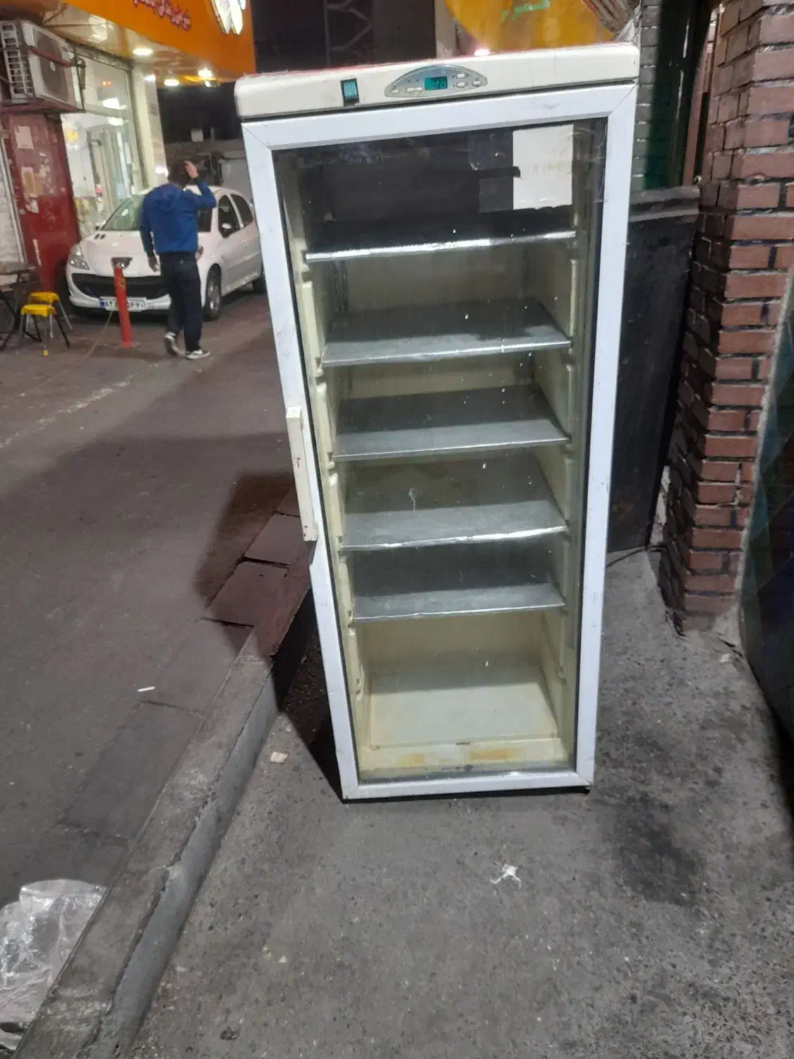 یخچال فریزر|فروشگاه و مغازه|تهران, فلسطین (میدان انقلاب)|دیوار