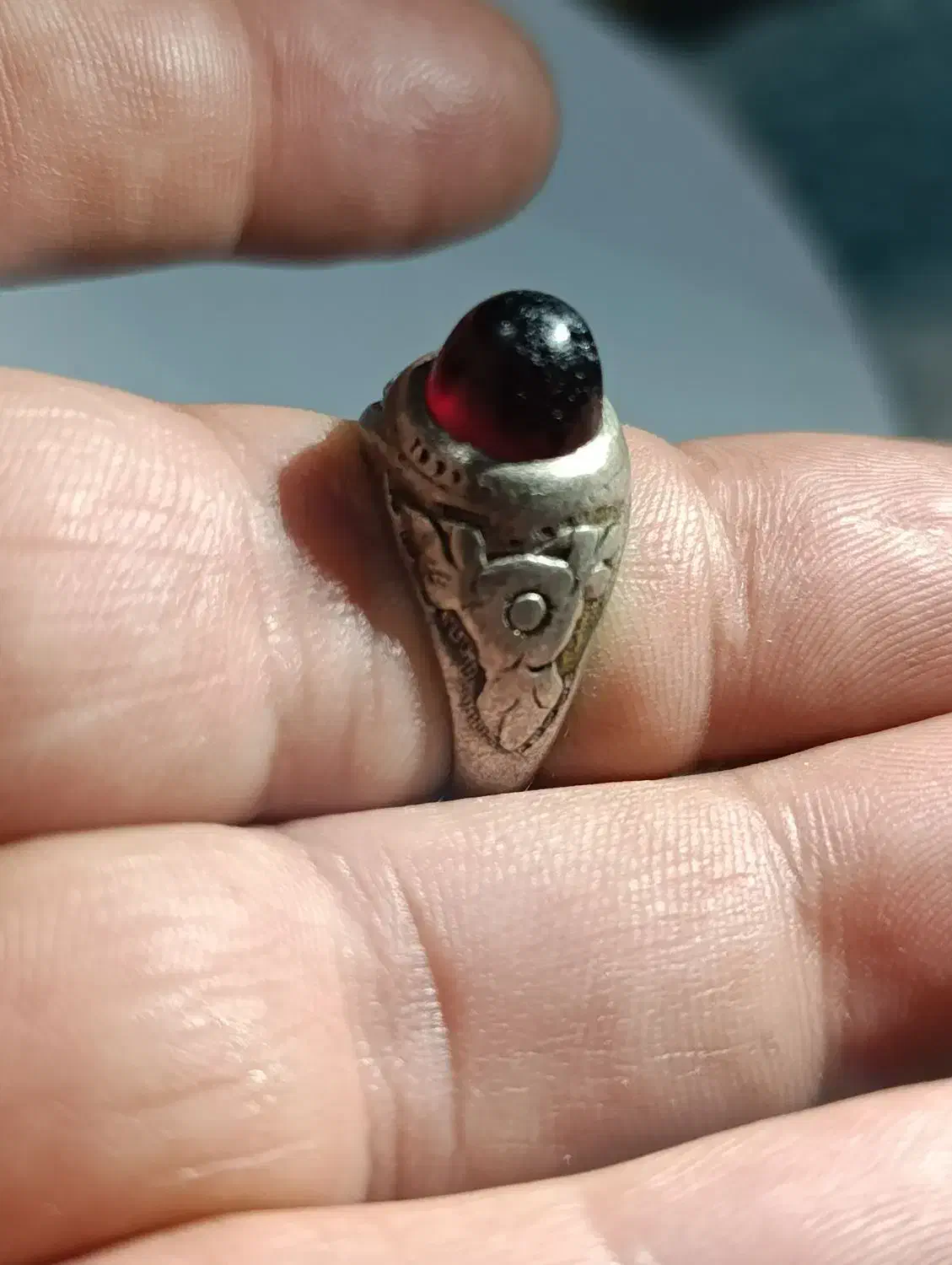 انگشتر سرخ سیاه|کلکسیون اشیاء عتیقه|اندیمشک, |دیوار