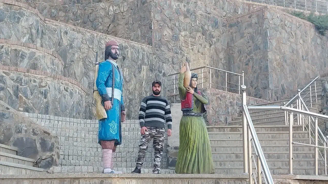 مجسمه‌سازی و نقاشی|مجسمه، تندیس، ماکت|کوهدشت, |دیوار