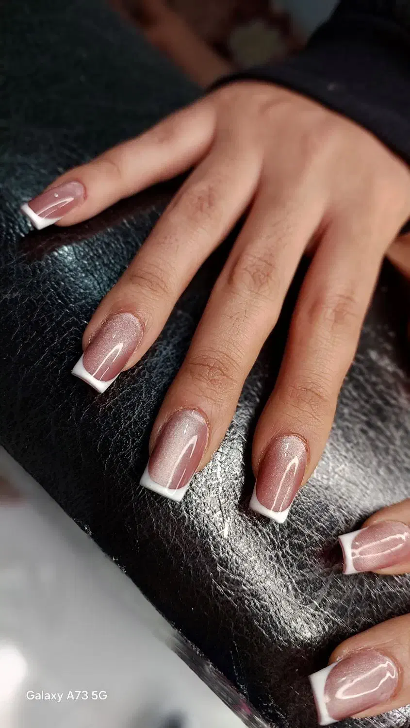 کاشت ناخن پلی ژل ژلیش لمینت ناخن|خدمات آرایشگری و زیبایی|مشهد, مقدم|دیوار