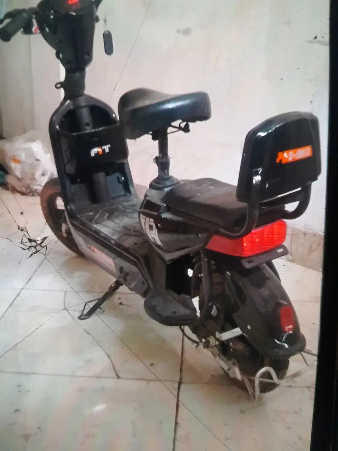 موتور برقی اسکوتر|دوچرخه، اسکیت، اسکوتر|رباط‌کریم, رباط‌کریم|دیوار