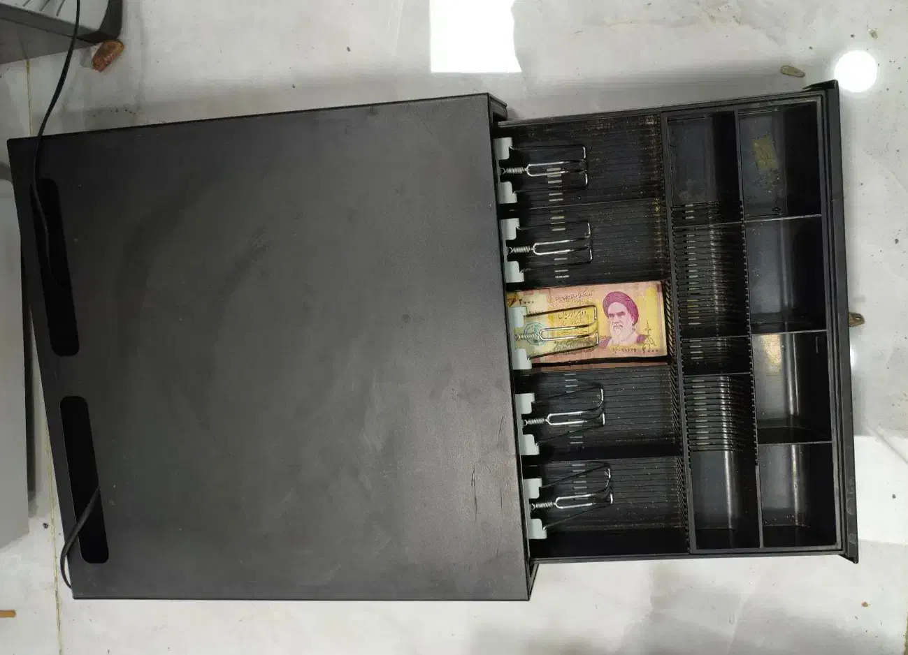 کشوی پول (صندوق)|فروشگاه و مغازه|چهارباغ, |دیوار