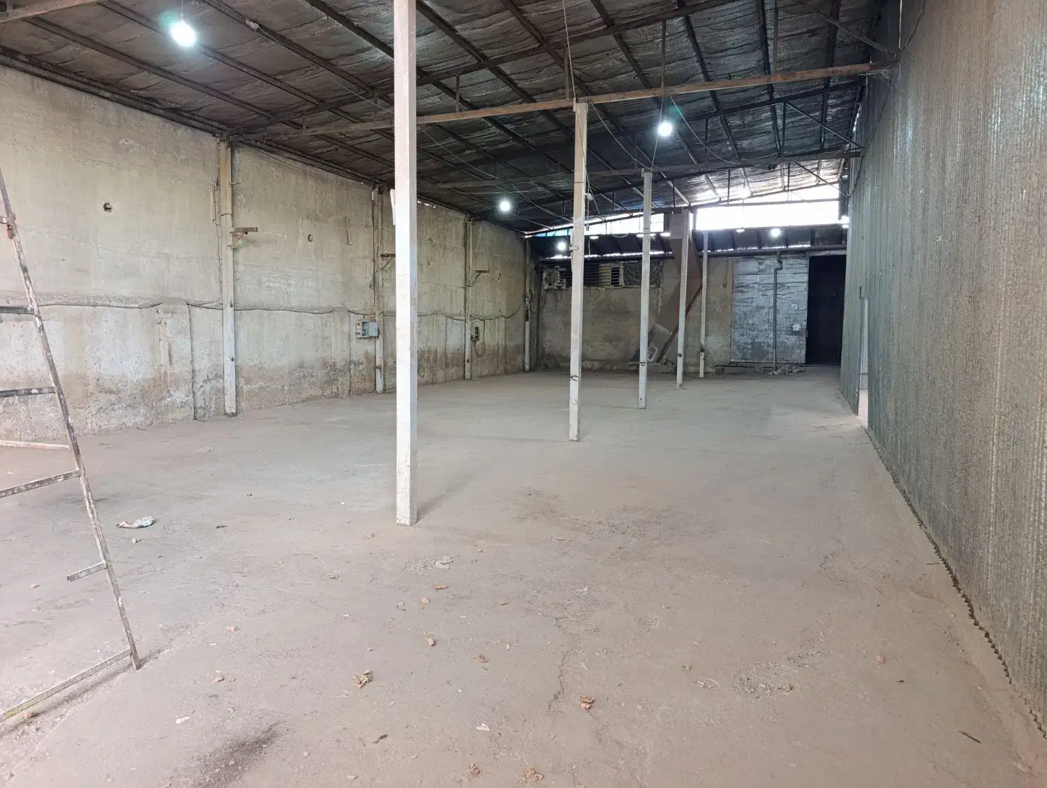 سوله کارگاه ۷۵۰متری با آب و برق|اجارهٔ دفتر صنعتی، کشاورزی، تجاری|اسلامشهر, شهرک واوان|دیوار