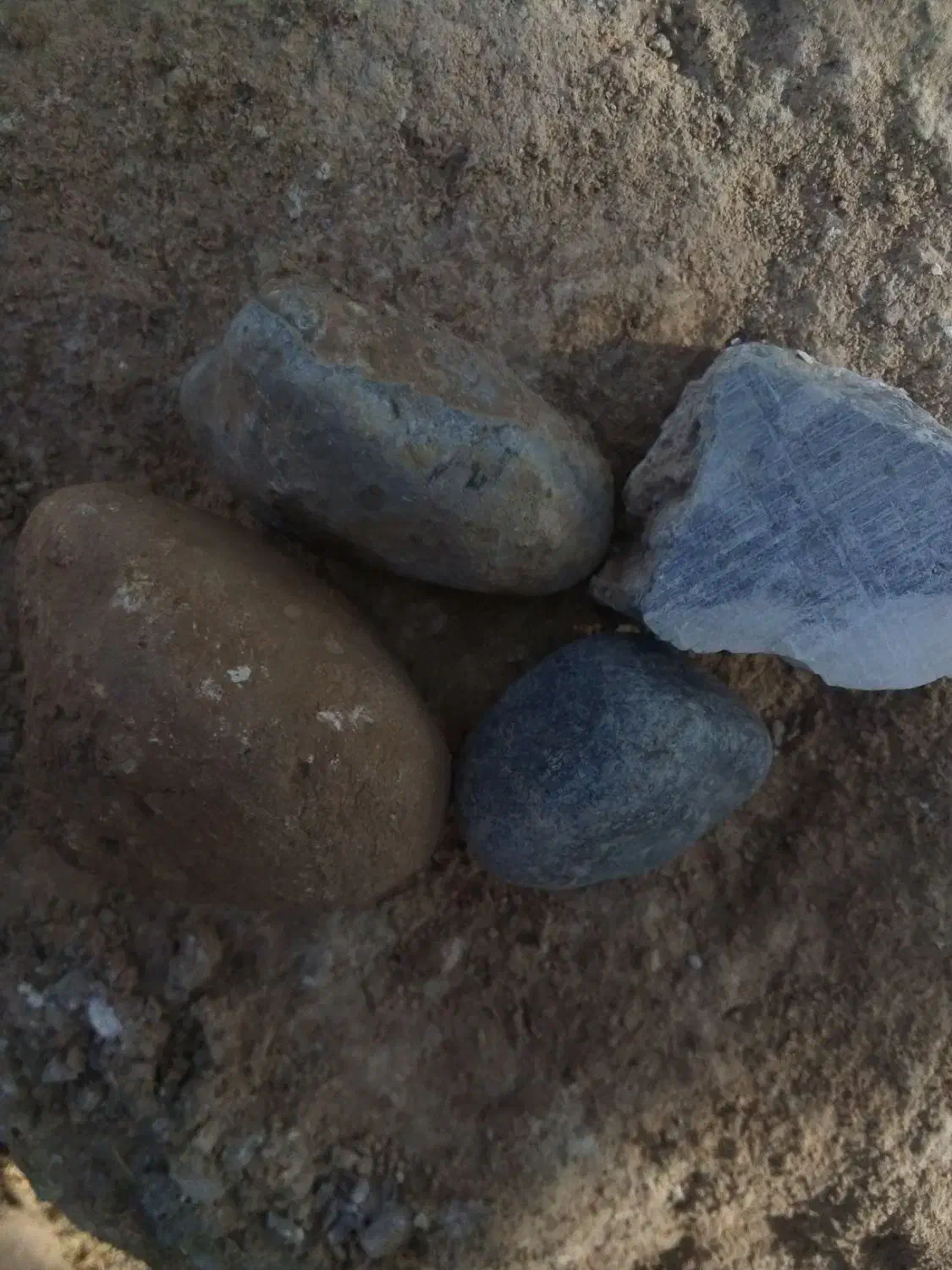 سنگ خاک مشکوک به طلا داشتین آزمایش کنیم|جواهرات|لردگان, |دیوار