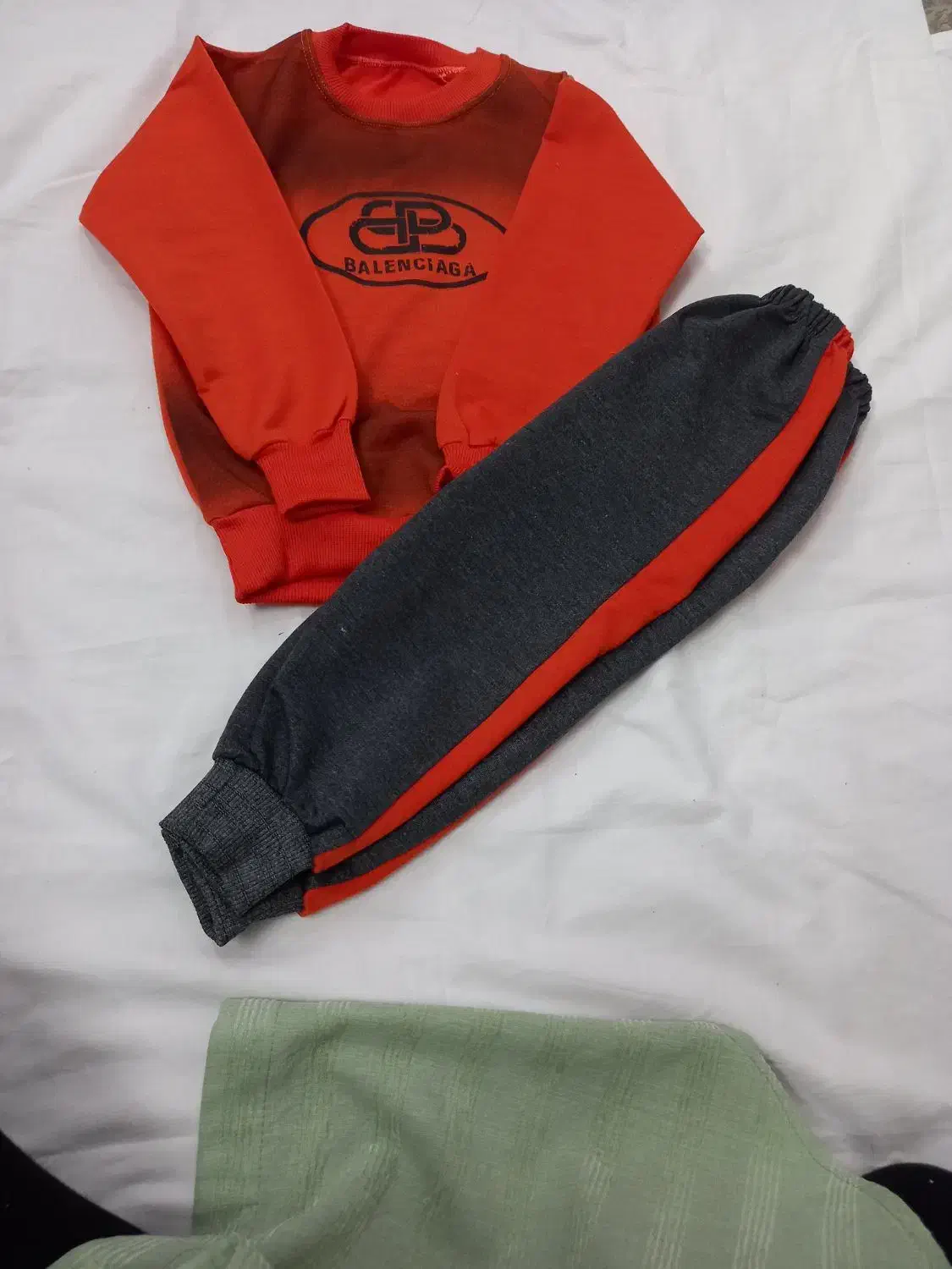 تعدادی لباس بچگانه  جنس عالی قیمت فاکتورخرید|حراج|تایباد, |دیوار