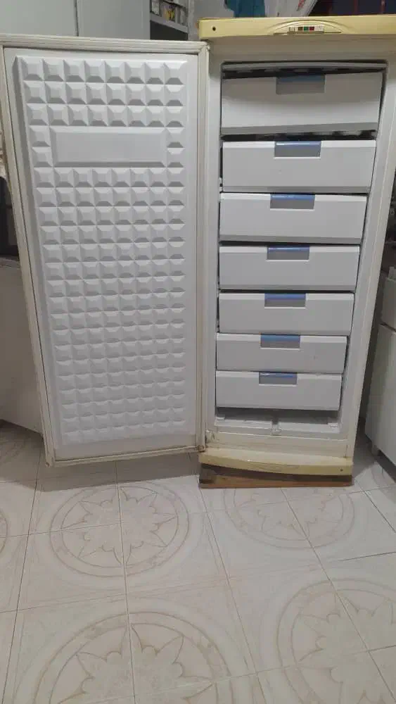 یخچال فریزر فروشی قدیمی'سالم بدون تعمیر|یخچال و فریزر|رشت, سیا اسطلخ|دیوار