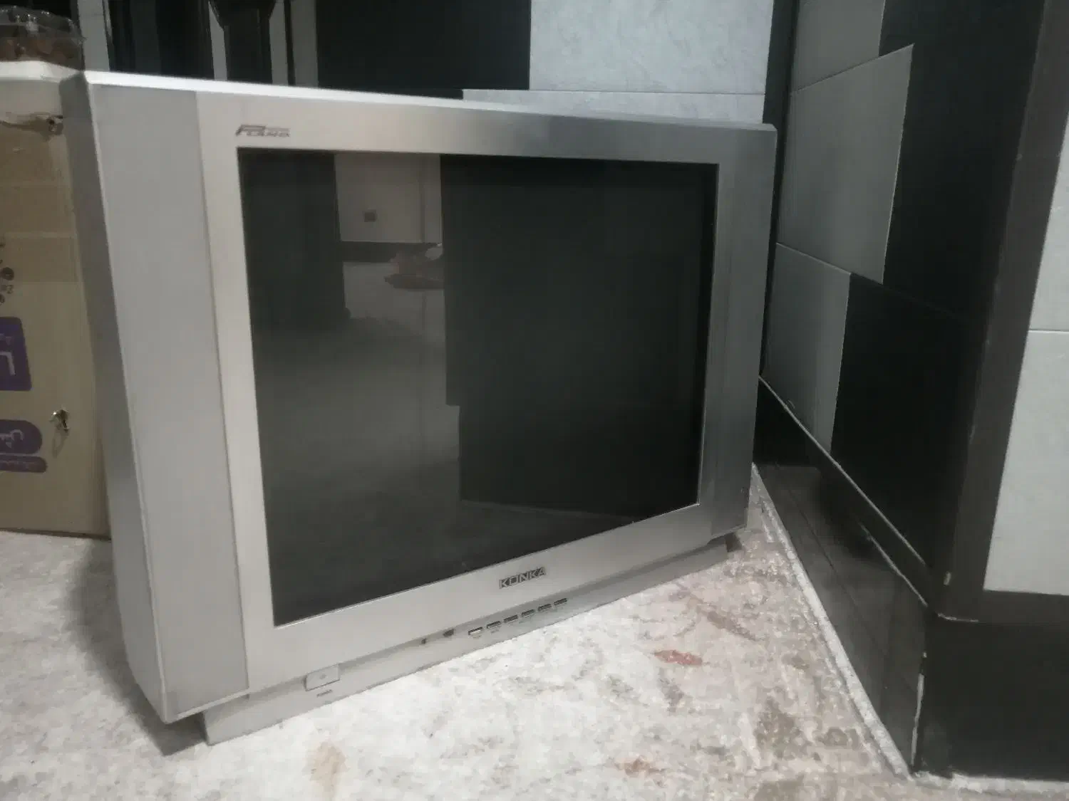 فروش تلویزیون 24 اینج کونیکا اصلی|تلویزیون و پروژکتور|لار, |دیوار