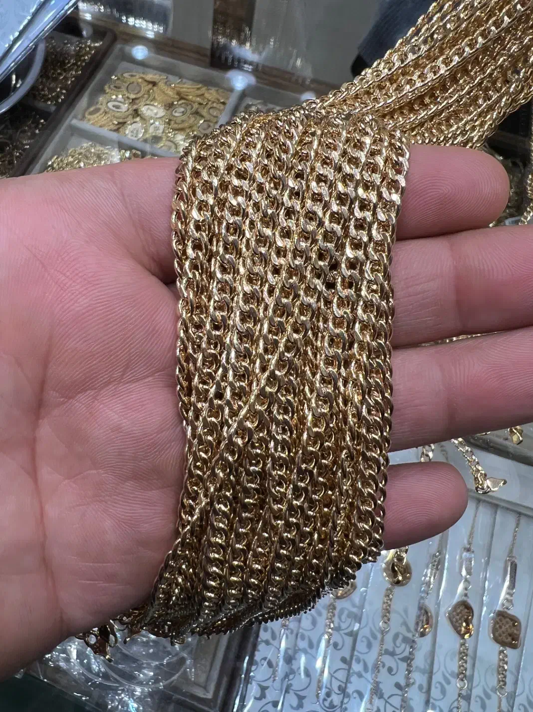 پخش زنجیر و گردنی با اجرت مناسب|جواهرات|تهران, بازار|دیوار