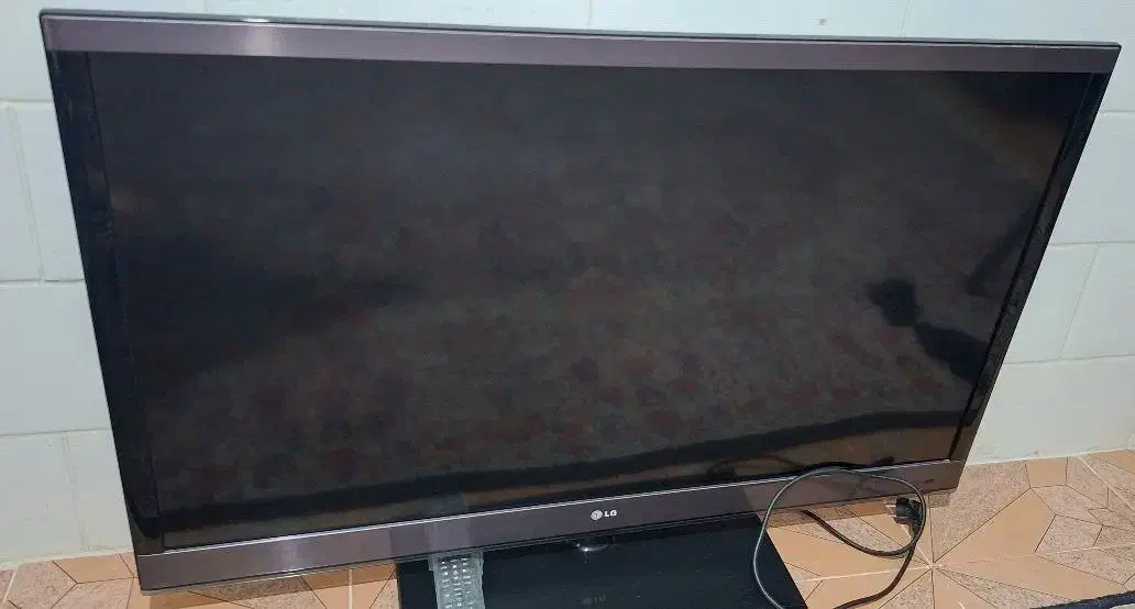 تلویزیون|تلویزیون و پروژکتور|کرمان, |دیوار